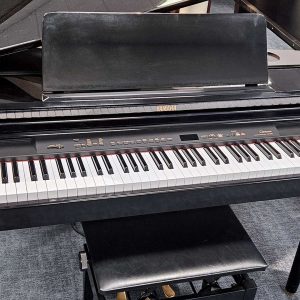 used Clavinova CLP-555GP PE Yamaha digital piano