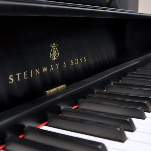 used Steinway piano model 100 es